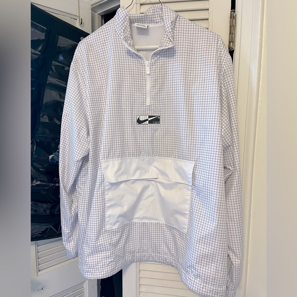 Women’s nike windbreaker